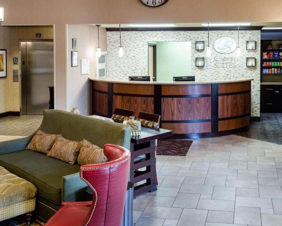 Comfort Suites Starkville Esterno foto