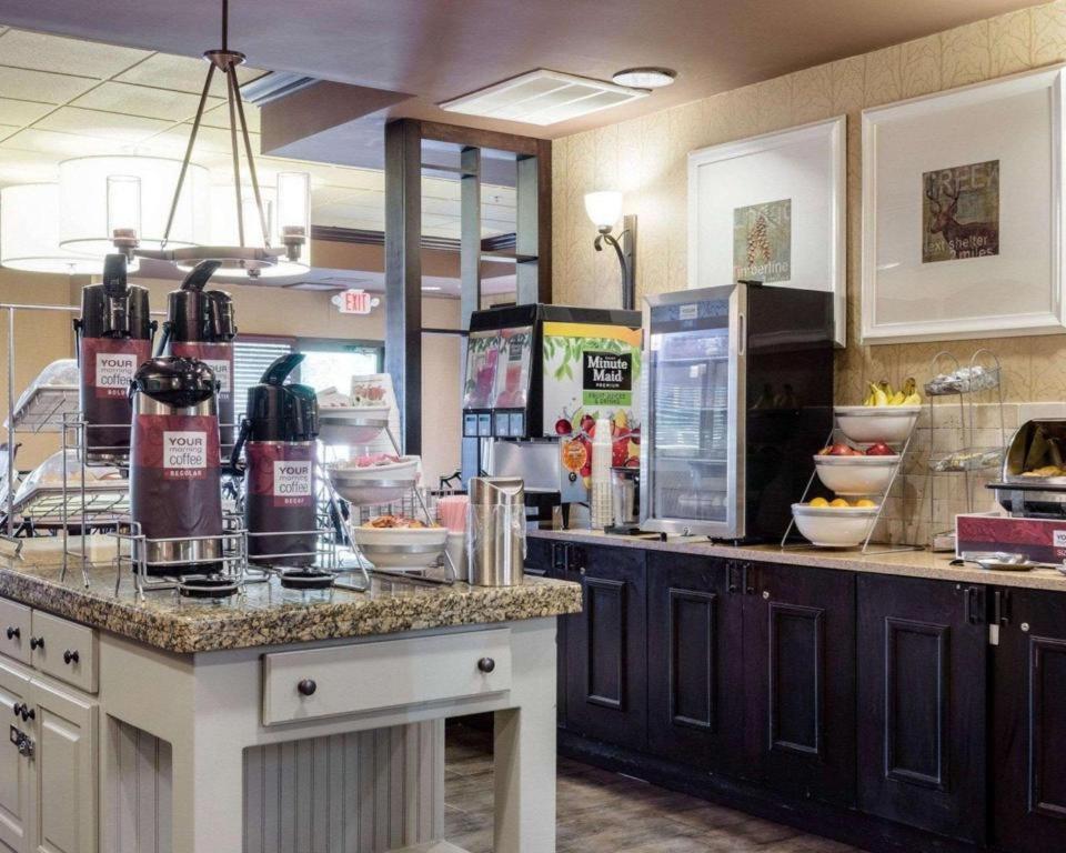 Comfort Suites Starkville Esterno foto