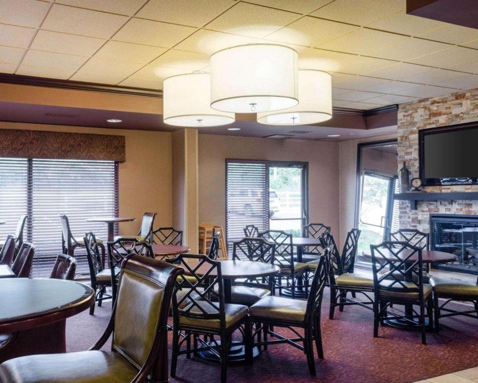 Comfort Suites Starkville Esterno foto