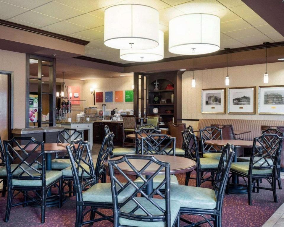Comfort Suites Starkville Esterno foto