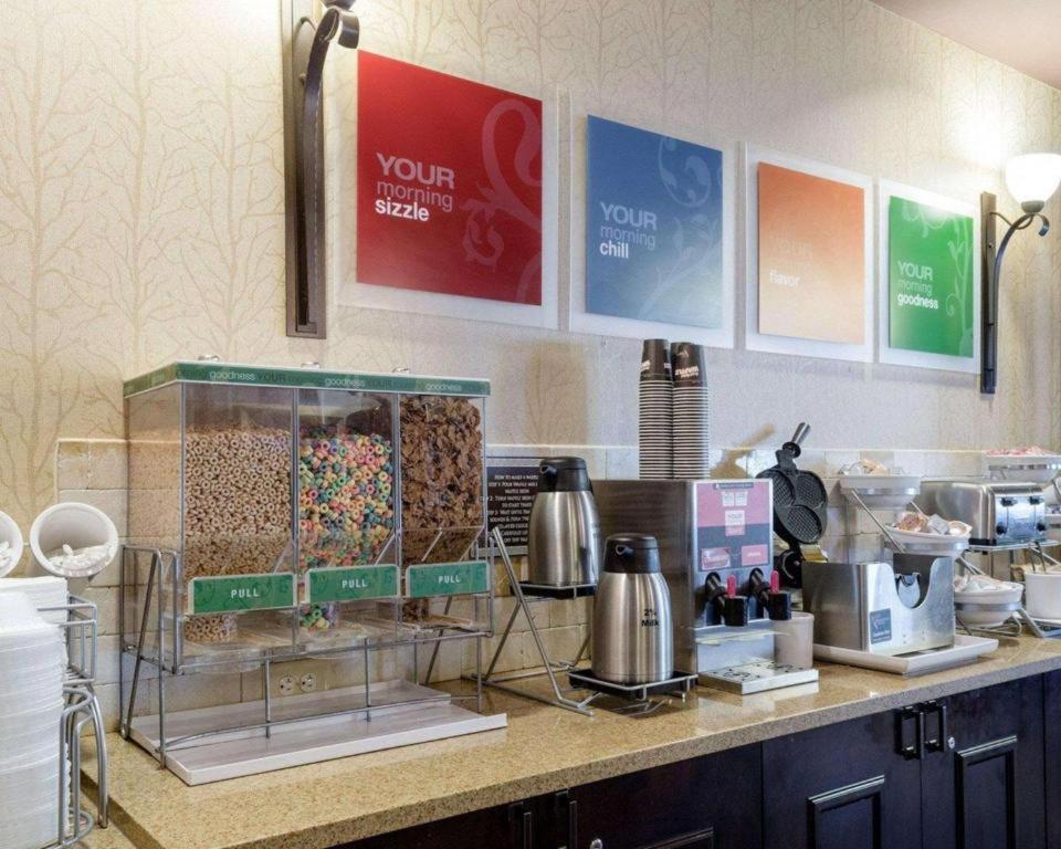 Comfort Suites Starkville Esterno foto