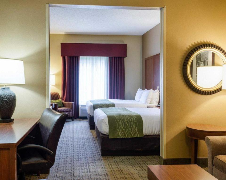 Comfort Suites Starkville Esterno foto