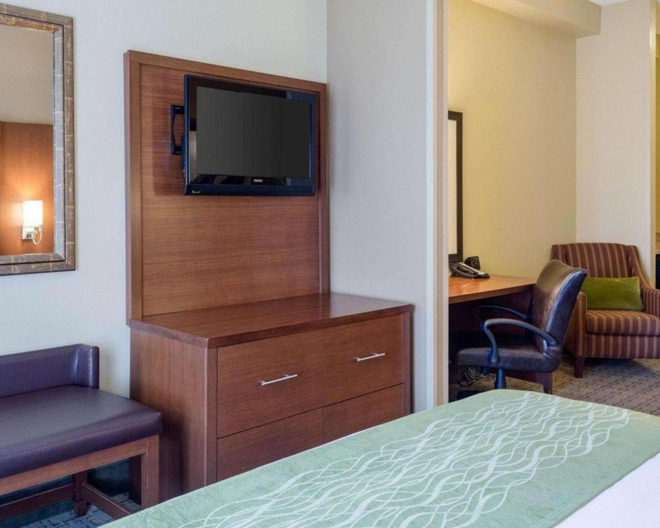 Comfort Suites Starkville Esterno foto