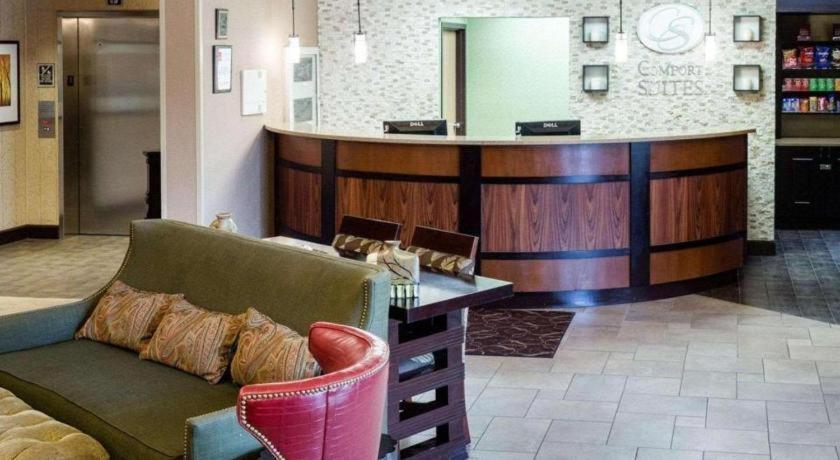 Comfort Suites Starkville Esterno foto