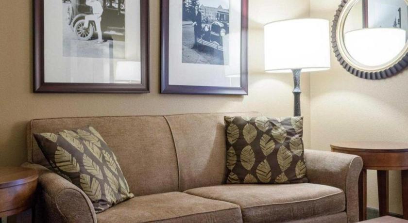 Comfort Suites Starkville Esterno foto