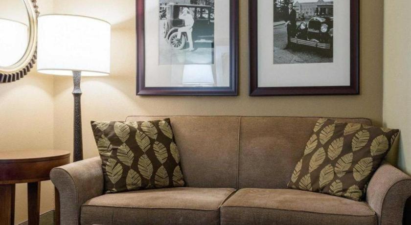 Comfort Suites Starkville Esterno foto